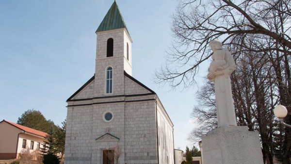 Glagolja&scaron;ko sidro vjere kraj Bu&scaron;kog jezera i danas čuva grabovačku lađu