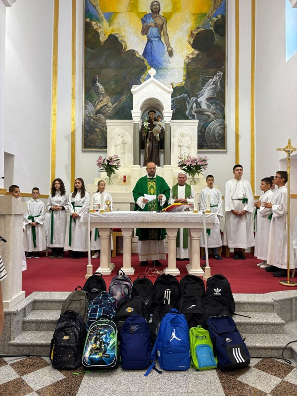 Blagoslov djece i mladih na početku nove &scaron;kolske  i vjeronaučne godine